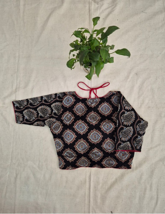 Mashru silk Masaba-Padded Geometrical Print Black 