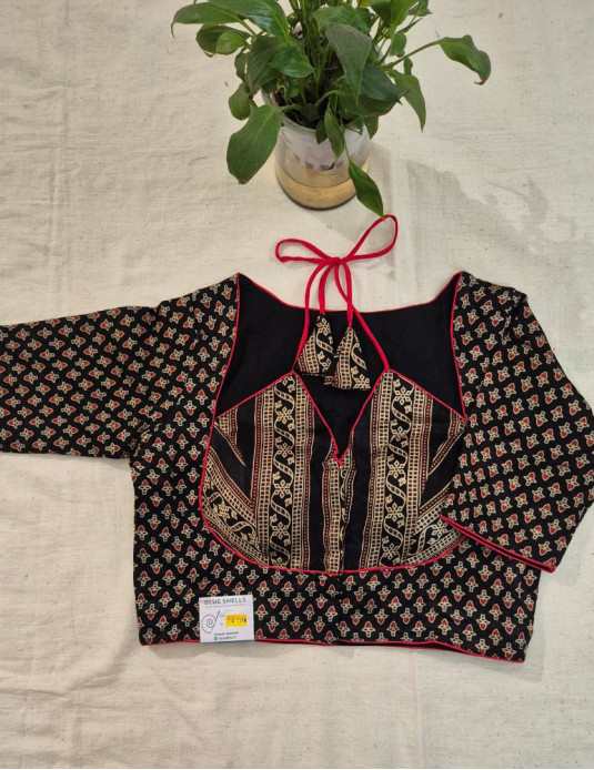 Mashru silk Masaba-Padded Small Flower Print Black 