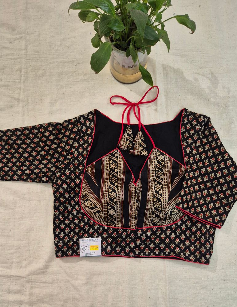 Mashru silk Masaba-Padded Small Flower Print Black 